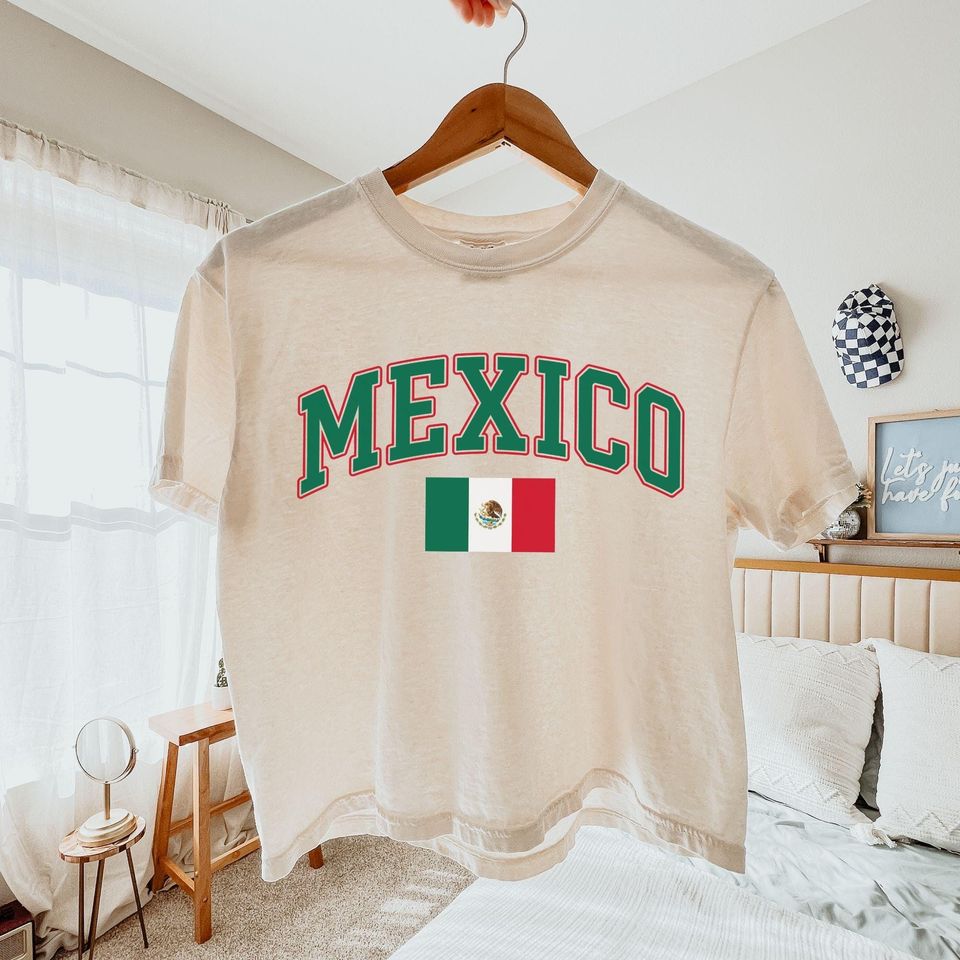 Mexico Flag T-Shirt, Retro Streetwear Top, Vintage Mexican Tee, Relaxed Fit Boxy T-Shirt