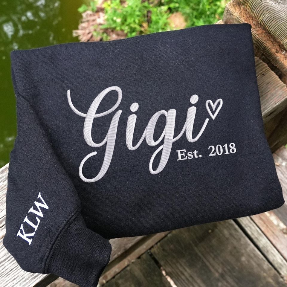 Personalized Embroidered Gigi Sweatshirt - Custom Grandkids Sleeve- Grandma Gift