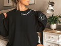 Custom Mama Sweatshirt with Kid Name on Sleeve, Minimalist Neckline Sweater Personalized Mom Sweatshirt, Gift Mom Hoodie, Gift for Mom