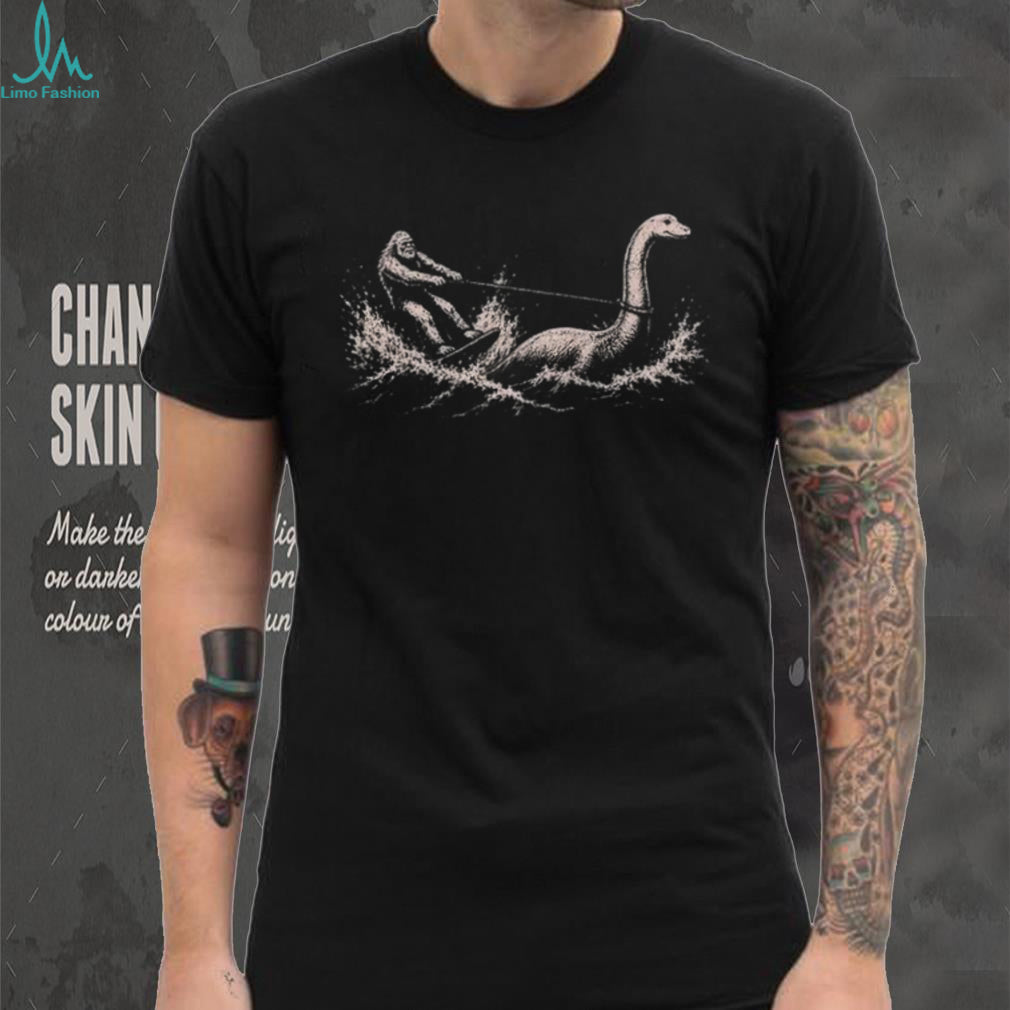 Bigfoot Ridden Nessie Loch Monster Waterskiing Vintage Shirt