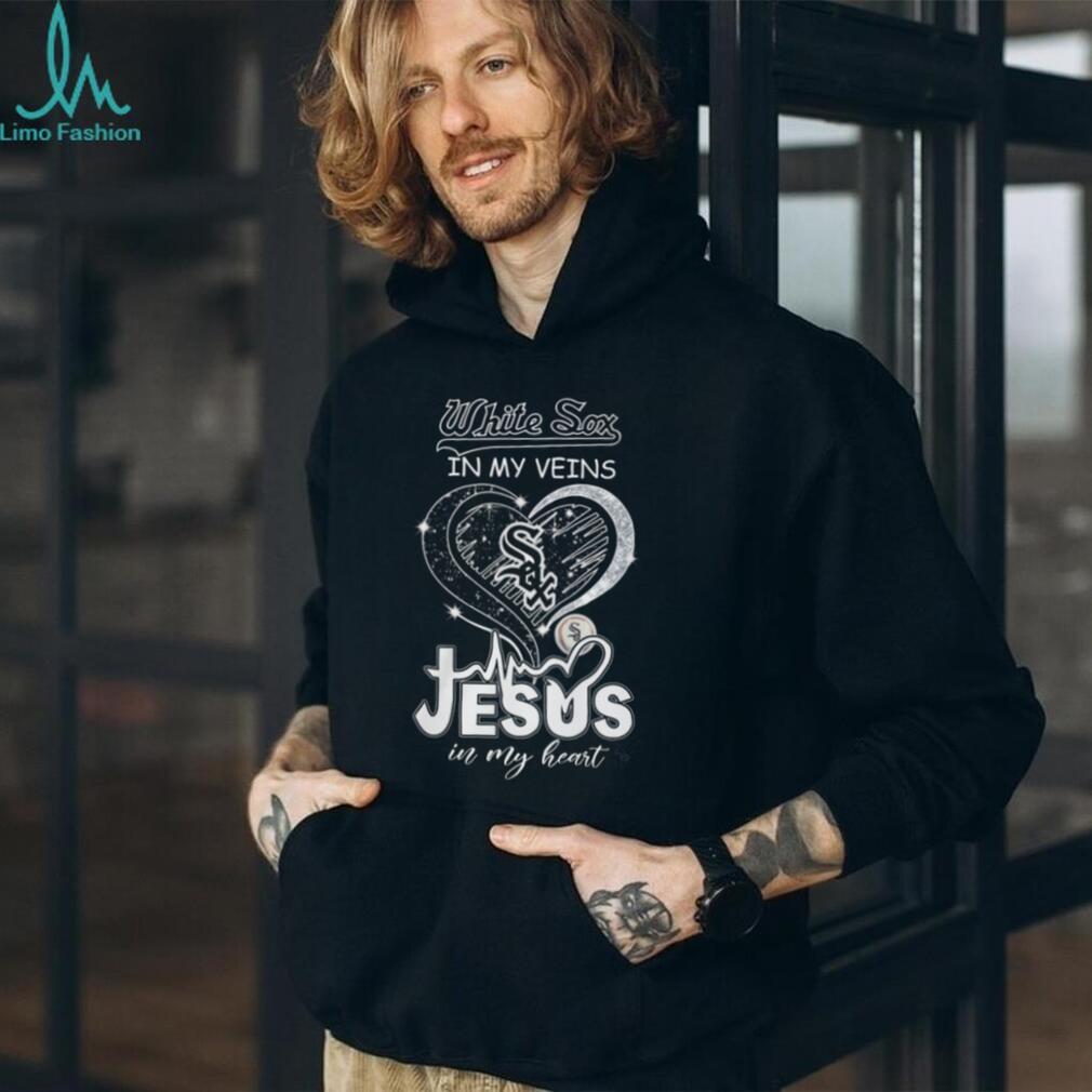 Chicago White Sox In My Veins Jesus In My Heart Heartbeat T Shirt