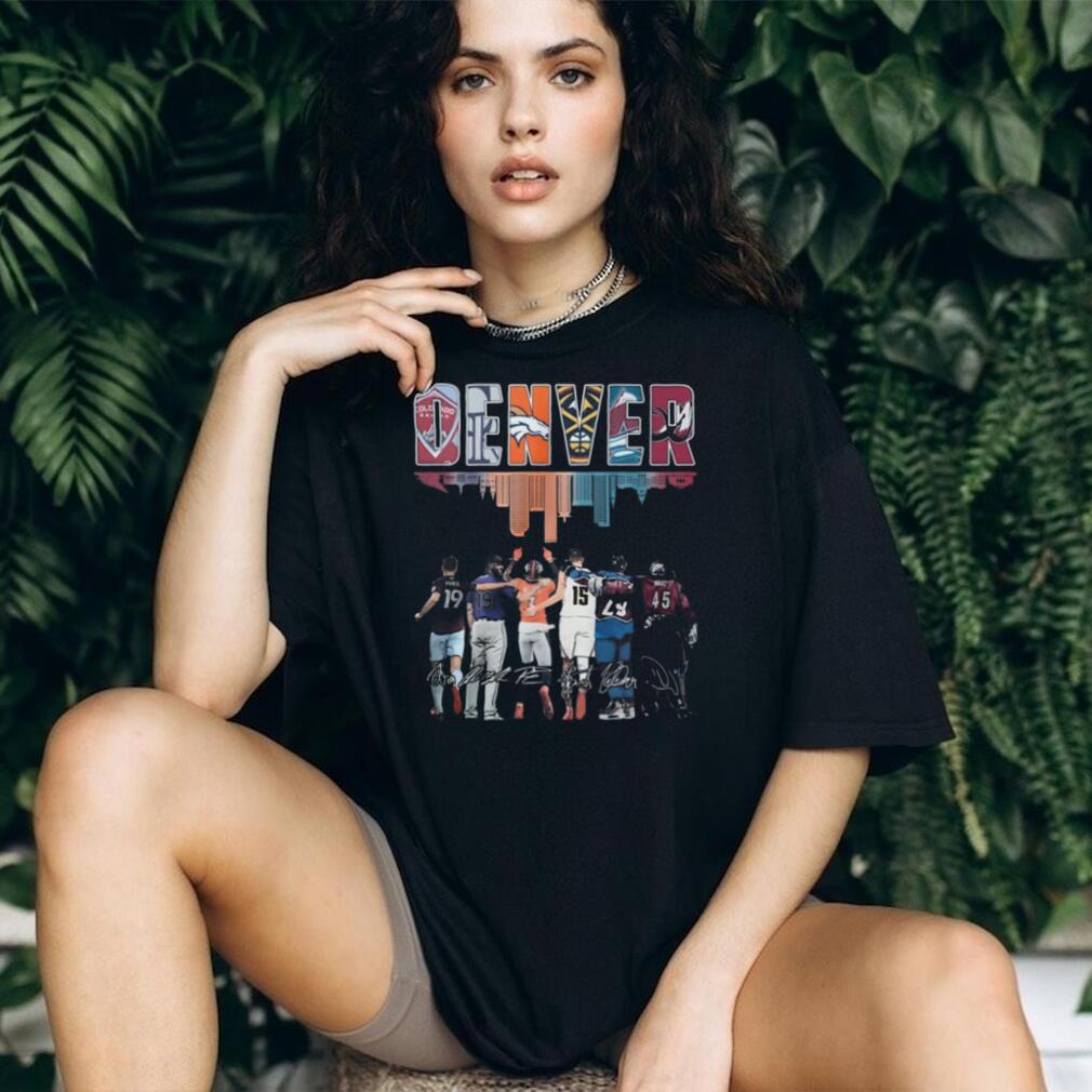 Denver City Skyline Players Huddle Sports Fan T Shirt