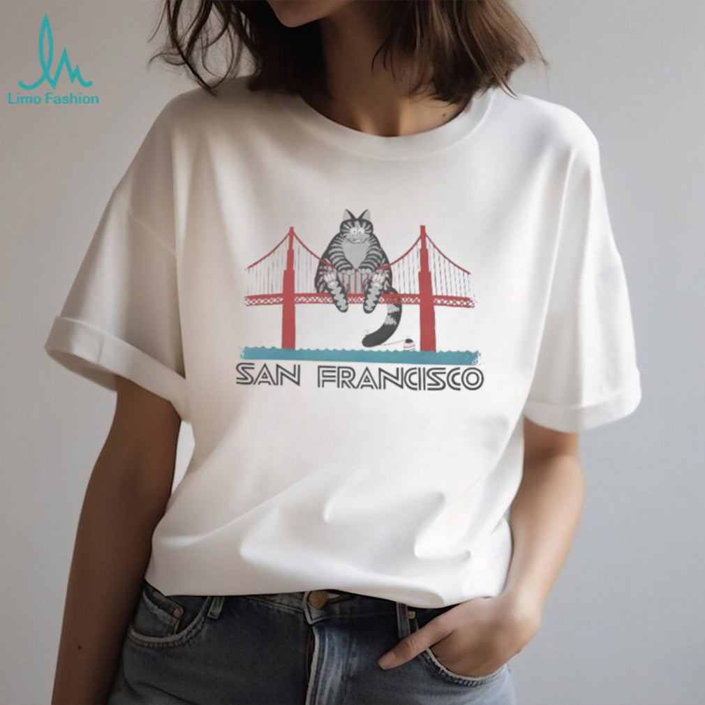 Fat Cat Sitting on Golden Gate Bridge San Francisco Souvenir T Shirt