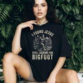 Funny Bigfoot Finding Jesus Sasquatch Cryptid Graphic T Shirt