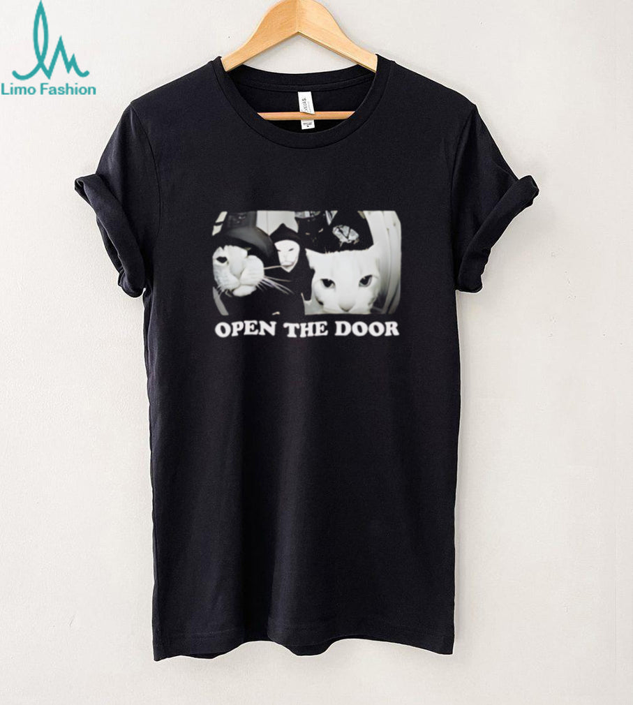 Funny “Open The Door” Cursed Cat Meme Ring Camera Security Footage T Shirt