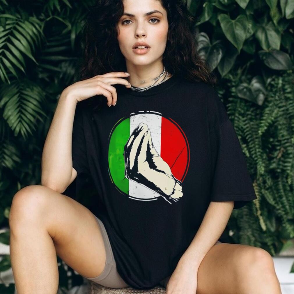 Italian Hand Gesture Icon Italy Flag Colors Distressed Graphic T Shirt