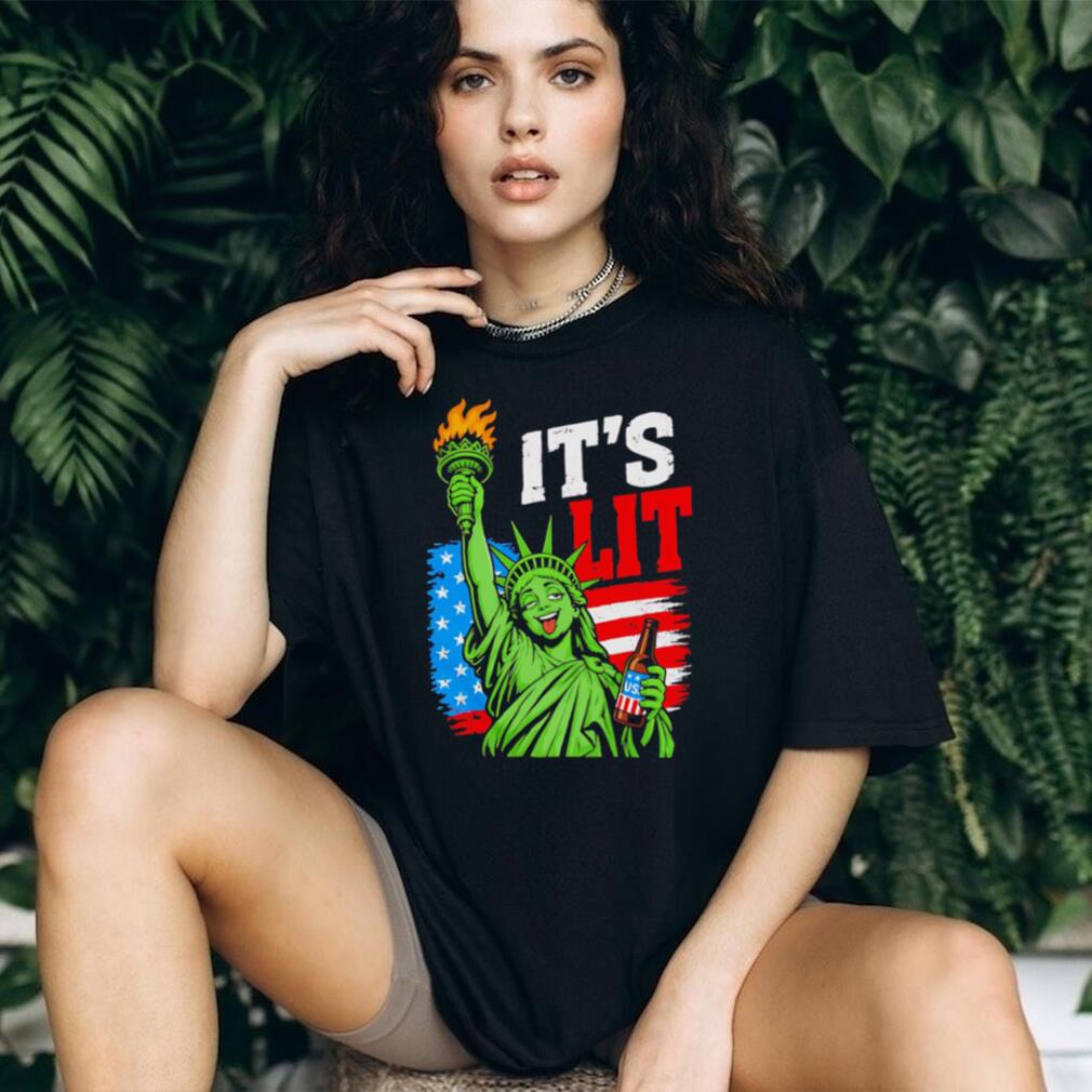 It’s Lit Statue Of Liberty Drinking Beer Fourth Of July Vintage American Flag T Shirt
