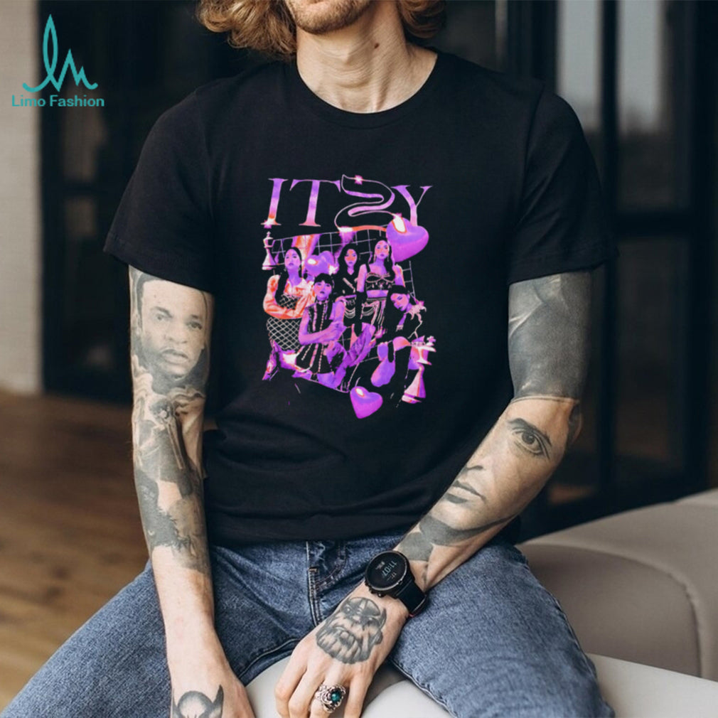 Itzy Kpop Group Members Stylish Aesthetic Fan Graphic T Shirt