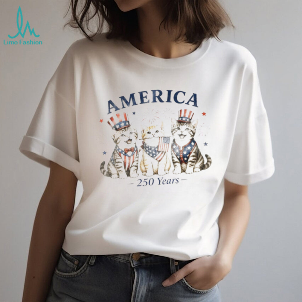 Kittens holding american flags patriotic fireworks America 250 Years cotton shirt