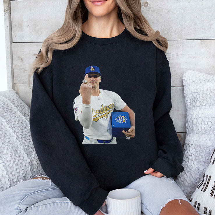 Los Angeles Dodgers Kike Hernandez Ring Middle Finger T Shirt
