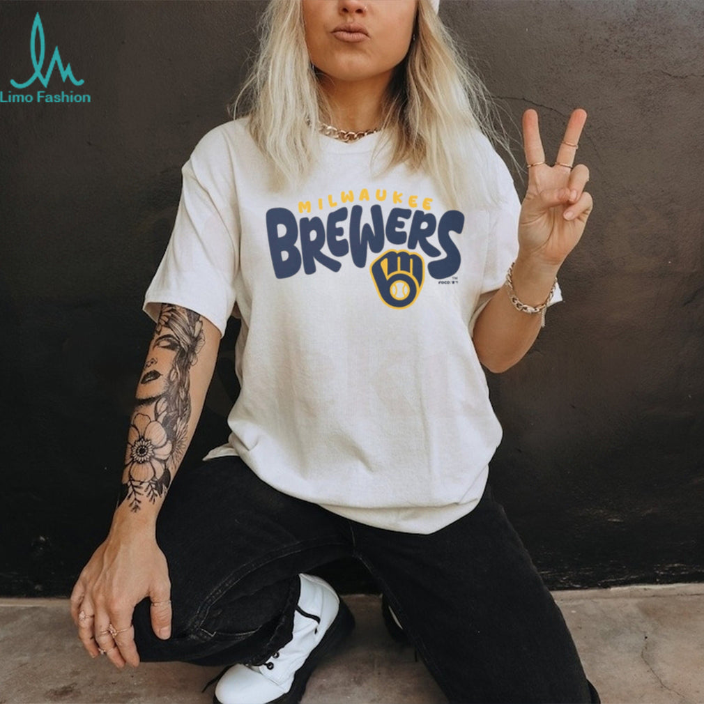 Milwaukee Brewers M Glove Logo Retro Oatmeal Crewneck