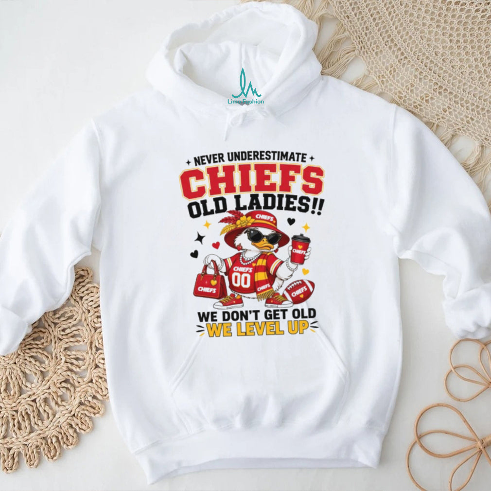 Never Underestimate A Chiefs Old Lady Level Up Duck Fan T Shirt