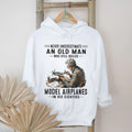 Never Underestimate Old Man Building Model Airplanes Vintage Men Hobby T Shirt