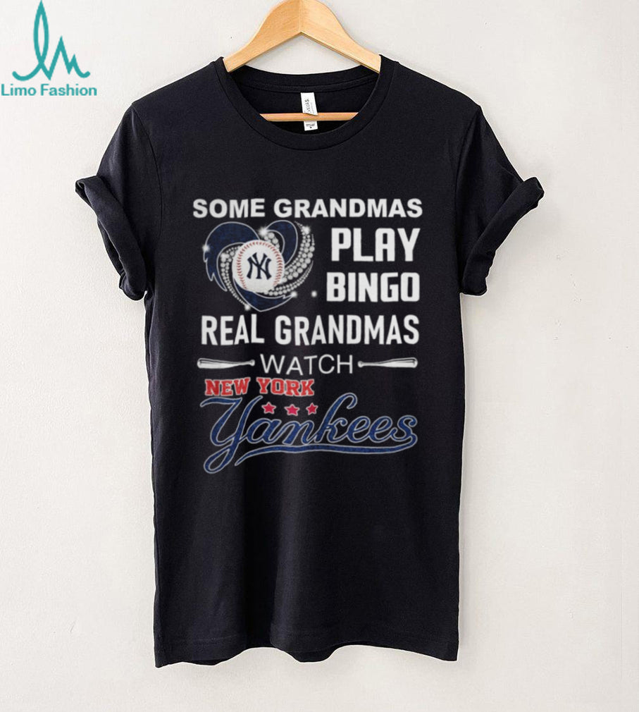 Real Grandmas Watch New York Yankees Baseball Heart T Shirt