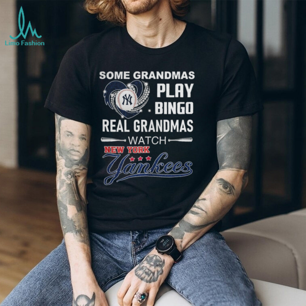 Real Grandmas Watch New York Yankees Baseball Heart T Shirt