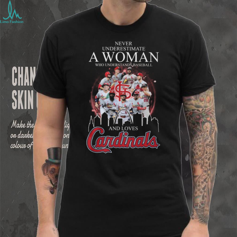 St. Louis Cardinals Never Underestimate A Woman Who Understands Baseball Vintage Fans Shirt