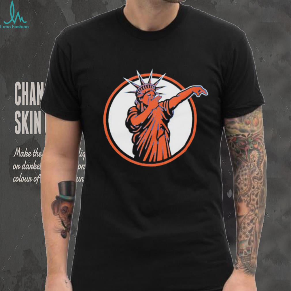 Statue of Liberty Dabbing Graphic Pop Culture Streetwear T Shirt
