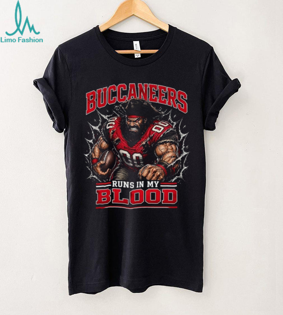Tampa Bay Buccaneers Football Runs In My Blood Fan Retro Vintage Men Shirt