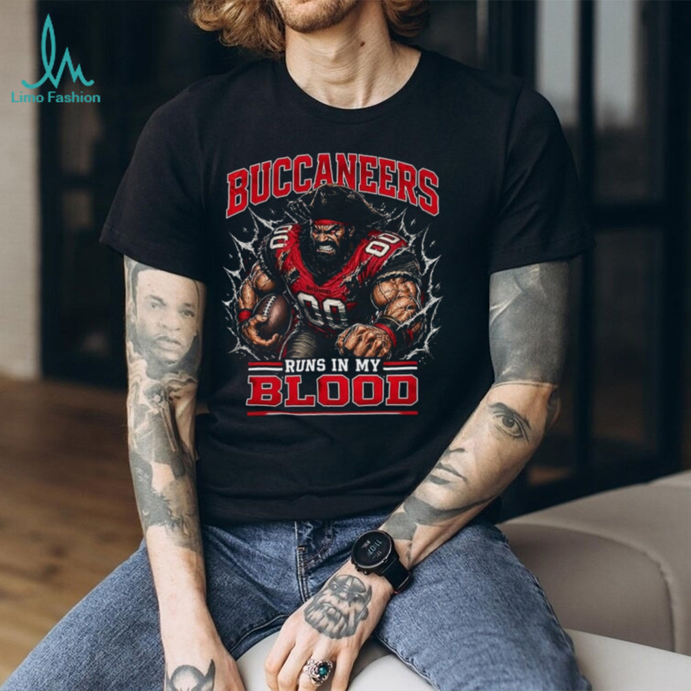 Tampa Bay Buccaneers Football Runs In My Blood Fan Retro Vintage Men Shirt