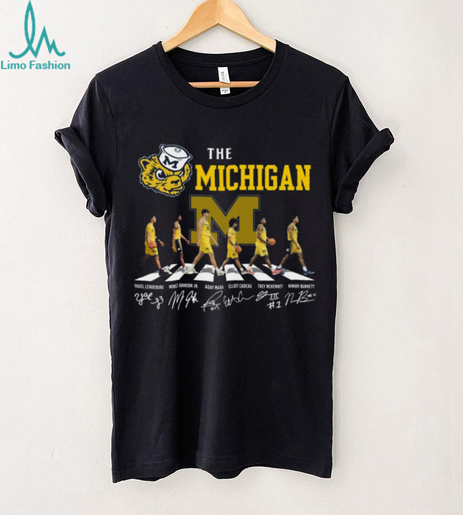 The Michigan Wolverines Basketball Abbey Road Signature Walk Coffee T Shirt