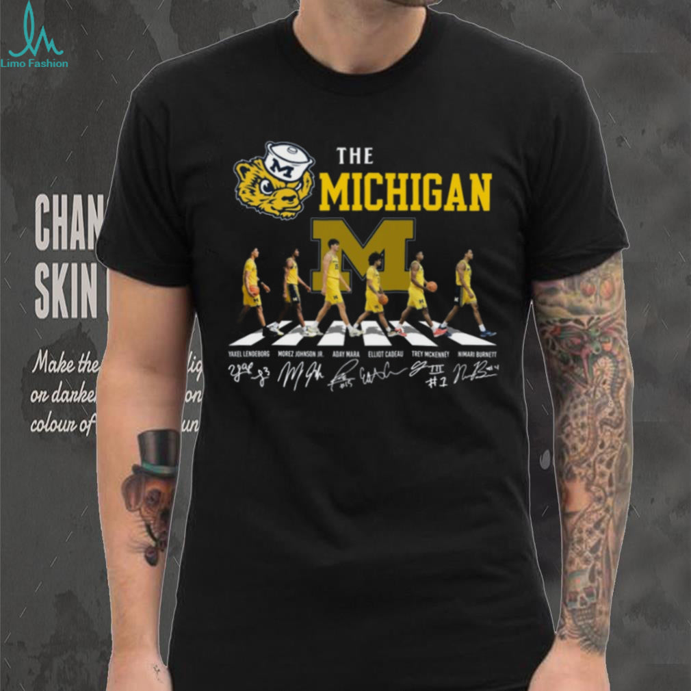 The Michigan Wolverines Basketball Abbey Road Signature Walk Coffee T Shirt