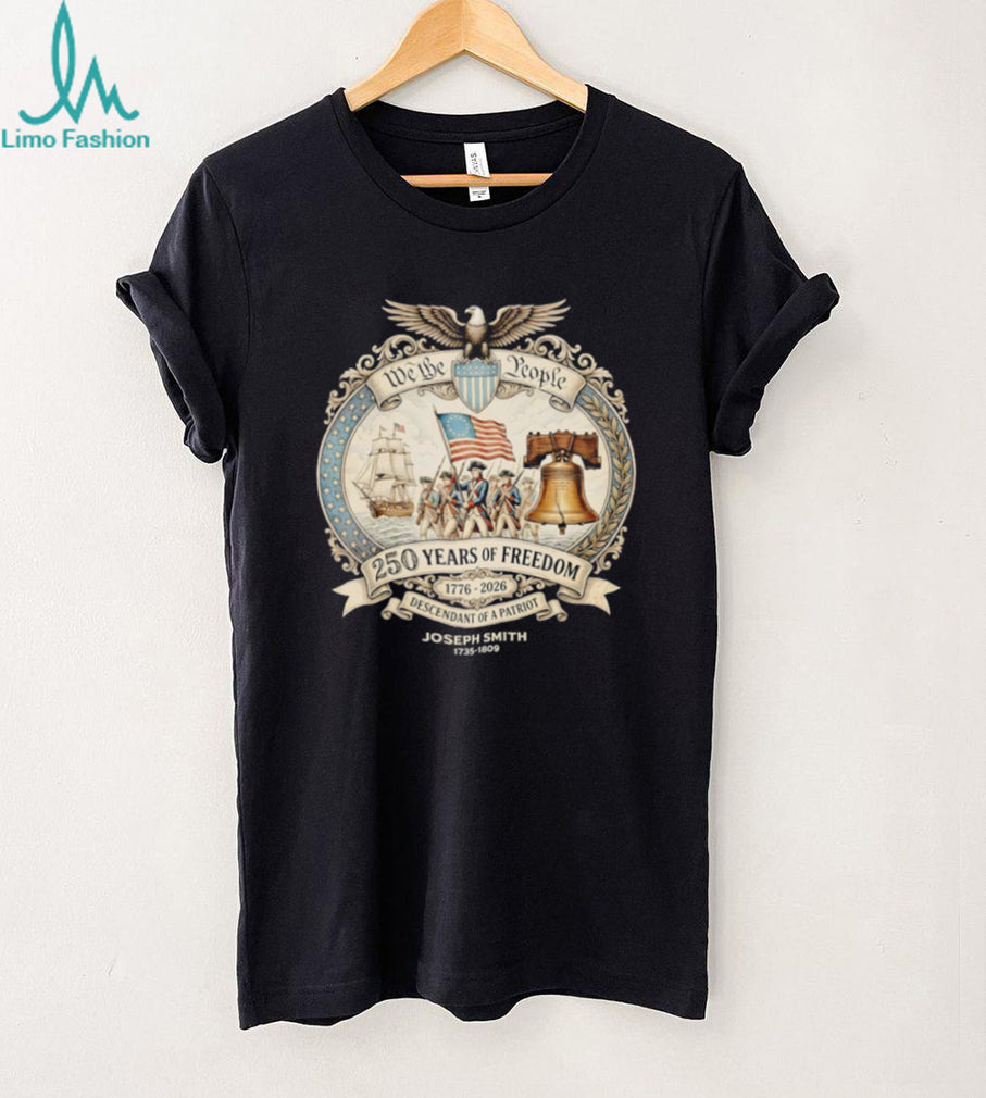 United States 250 Years Freedom 1776 2026 Descendant Of A Patriot Vintage Fans T Shirt
