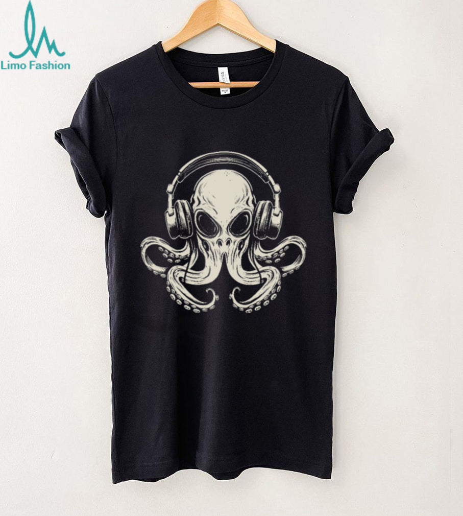 Vintage Octopus DJ Wearing Headphones Music T Shirt