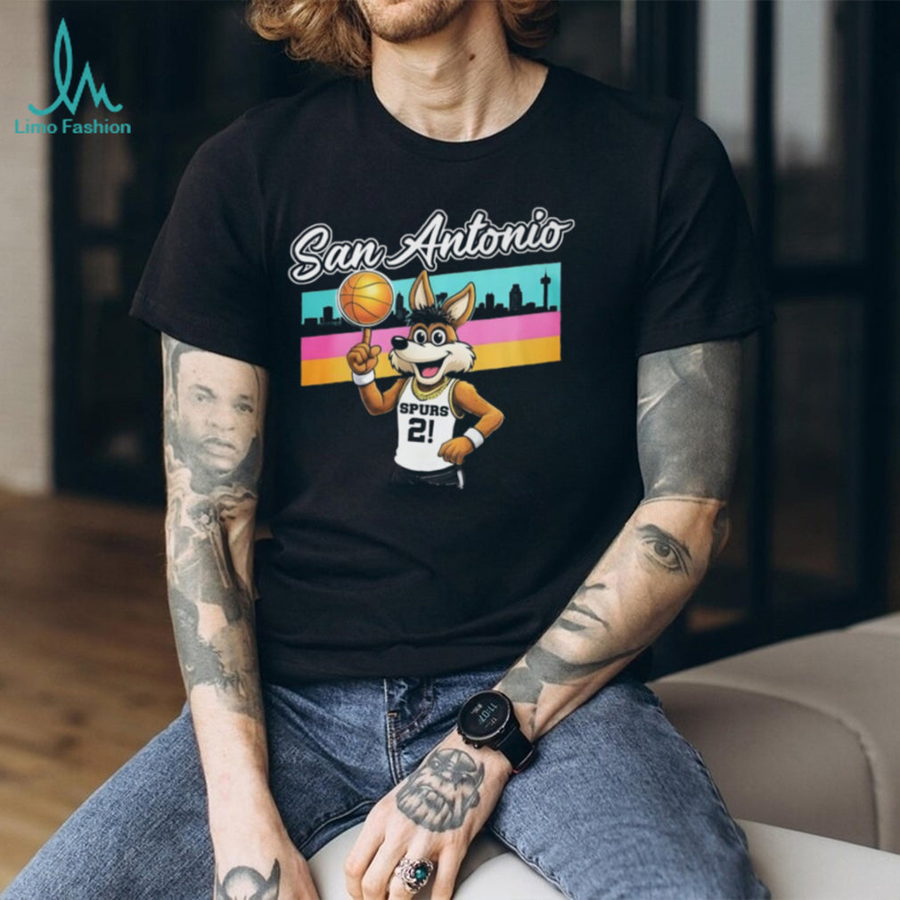 Vintage San Antonio Spurs Coyote Basketball Skyline Retro T Shirt