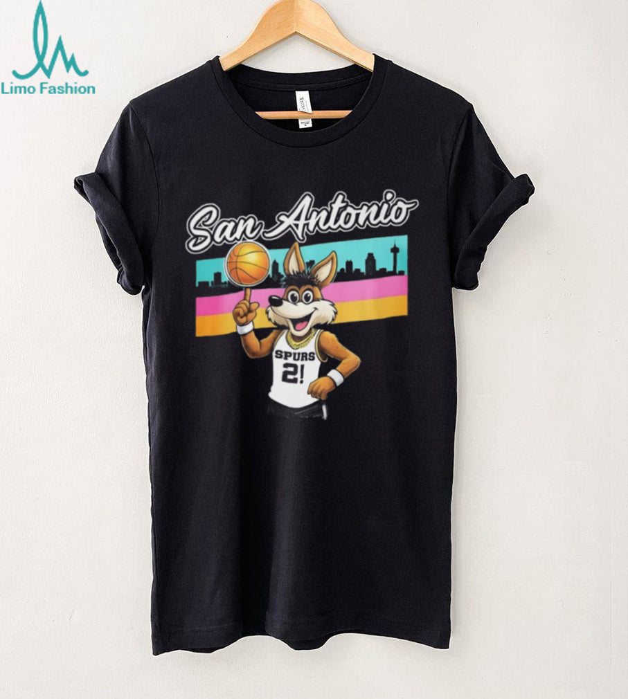 Vintage San Antonio Spurs Coyote Basketball Skyline Retro T Shirt