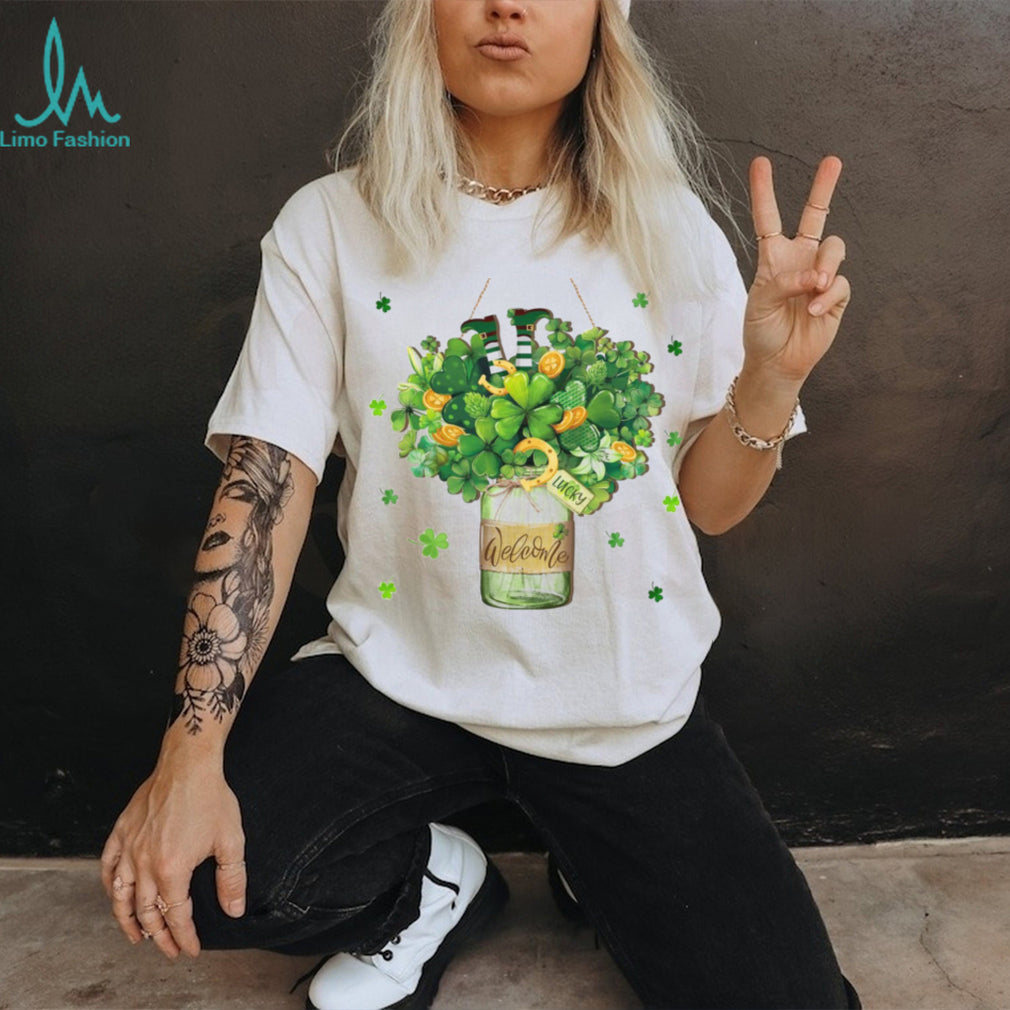 Welcome Lucky Mason Jar Shamrock Bouquet St. Paddy’s Day Art T Shirt