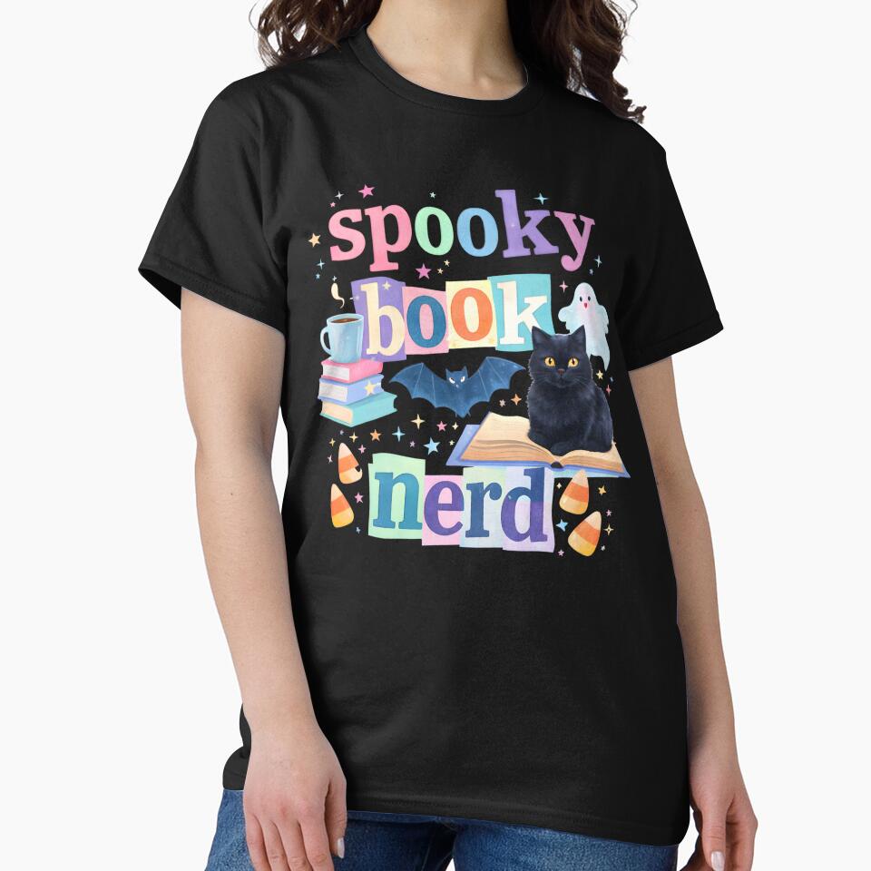 Spooky Book Nerd – Cute Black Cat Halloween Reader T‑Shirt by AnnDesignStudio